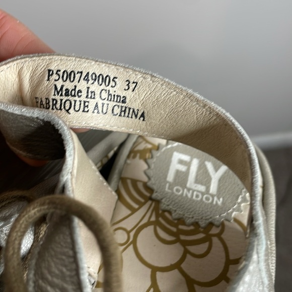 Fly London | Women’s Metallic Silver Lace Up Wedge Sandals Size 7 - Picture 4 of 5